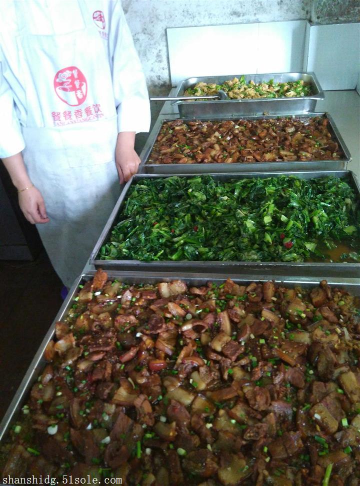 如何通過餐餐香平臺(tái)優(yōu)化工廠食堂對(duì)外承包的餐飲管理策略