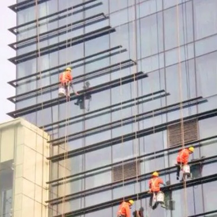 高空舞者 溫州玻璃幕墻清潔工的技藝與挑戰